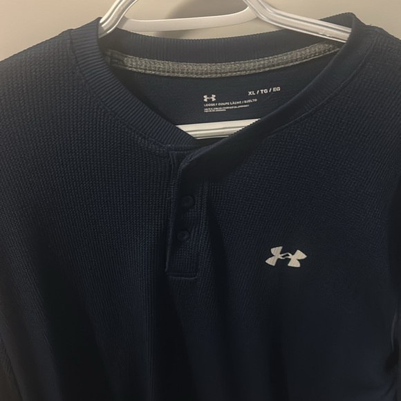 Under armour blue Henley long sleeve shirt XL
Worn 3 times too big - Picture 3 of 4